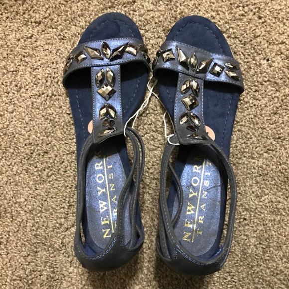 New York Transit Sandals - 7 1/2M - NWT - Picture 2 of 7